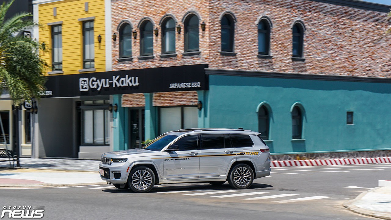 Jeep Grand Cherokee L 2023: SUV cỡ lớn ba hàng ghế, thực dụng đúng chất Mỹ Jeep Grand Cherokee L 2023: SUV cỡ lớn ba hàng ghế, thực dụng đúng chất Mỹ