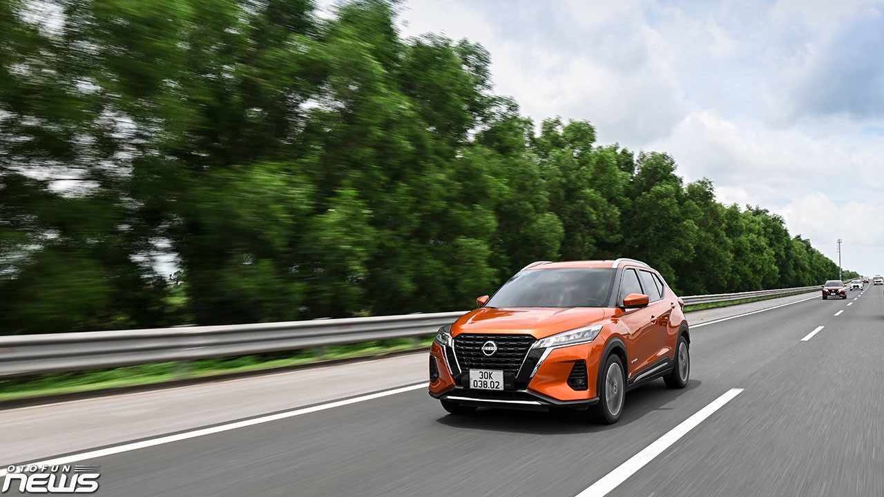 Nissan Kicks - Cảm giác mới lạ của xe điện sạc bằng máy xăng Nissan Kicks - Cảm giác mới lạ của xe điện sạc bằng máy xăng
