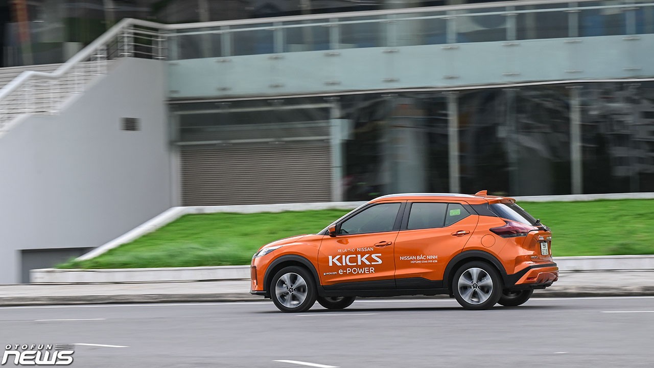Nissan Kicks - Cảm giác mới lạ của xe điện sạc bằng máy xăng Nissan Kicks - Cảm giác mới lạ của xe điện sạc bằng máy xăng