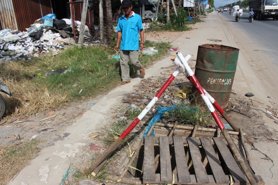 Bình Dương: Những hố ga cạm bẫy chết người giữa phố binh duong nhung ho ga cam bay chet nguoi giua pho