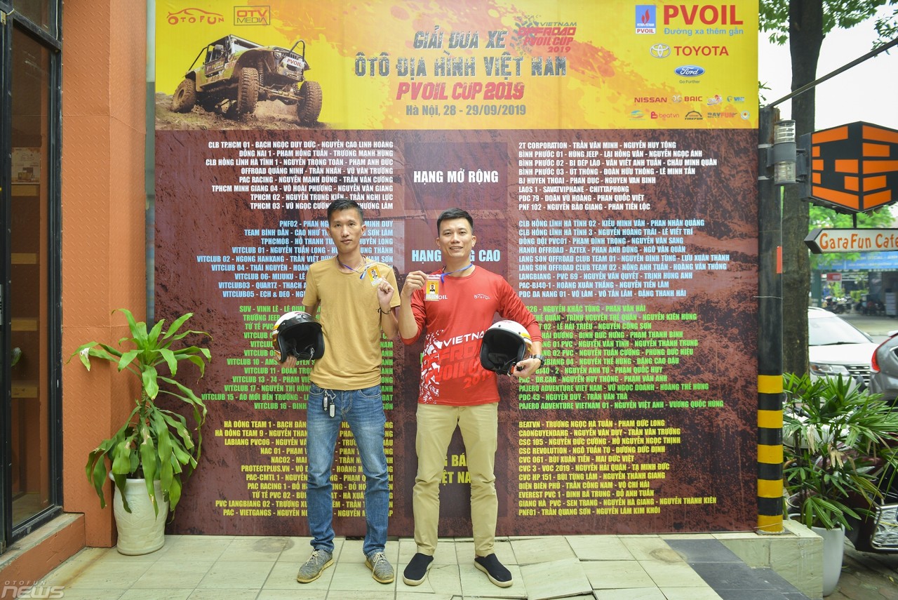 Các VĐV nô nức bốc số & nhận race kit trước thềm giải đấu PVOIL VOC 2019 cac vdv no nuc boc so nhan race kit truoc them giai dau pvoil voc 2019