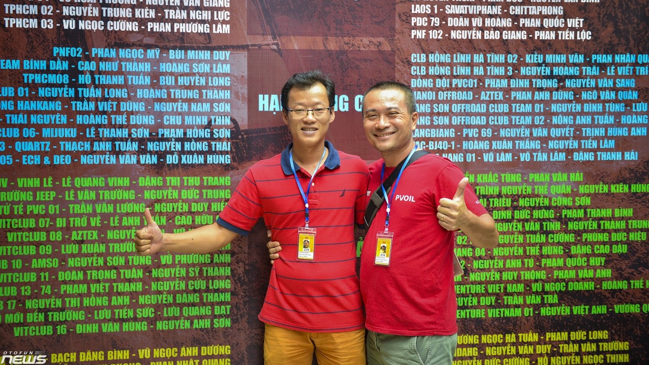 Các VĐV nô nức bốc số & nhận race kit trước thềm giải đấu PVOIL VOC 2019