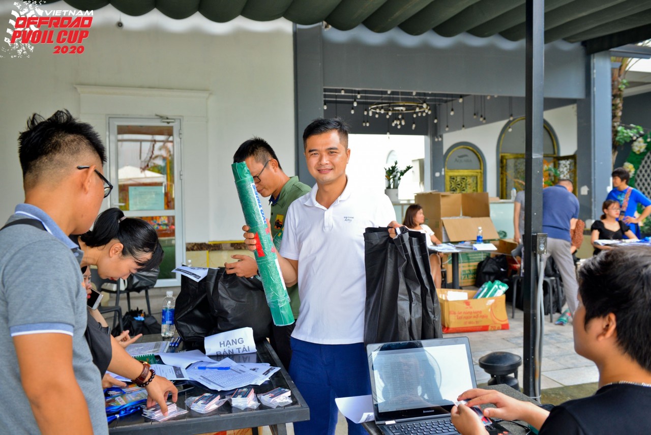 160 tay dua do ve ha noi mot ngay truoc pvoil voc 2020