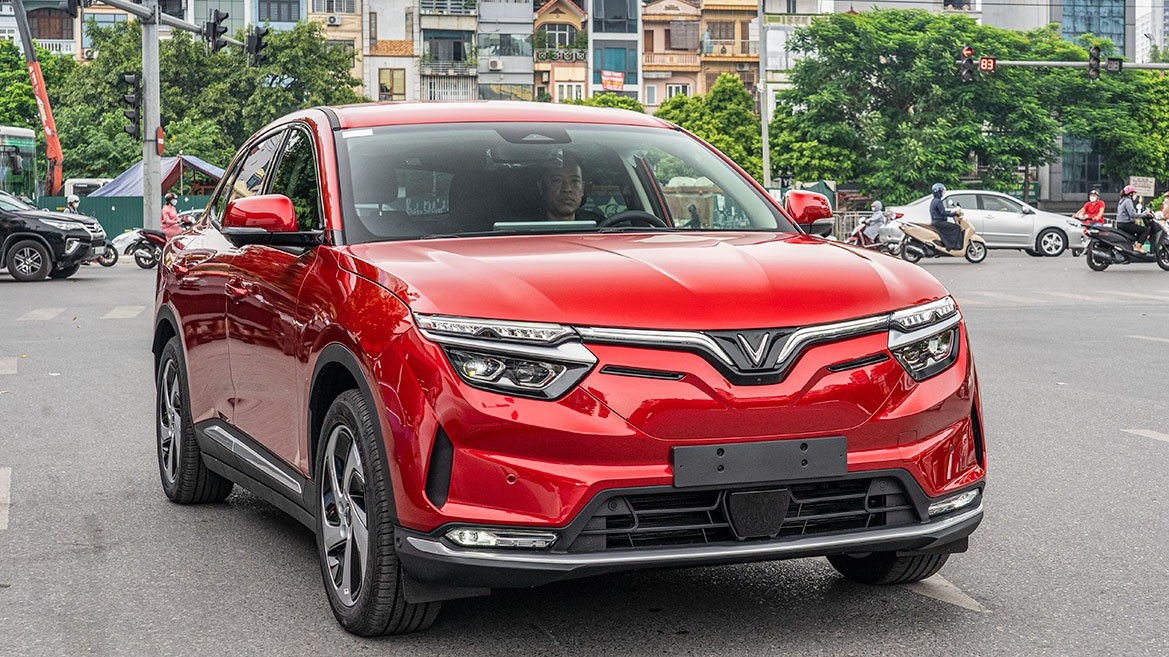 VinFast VF8 và VFe34 lọt top 10 xe bán chạy nhất tháng 12/2022