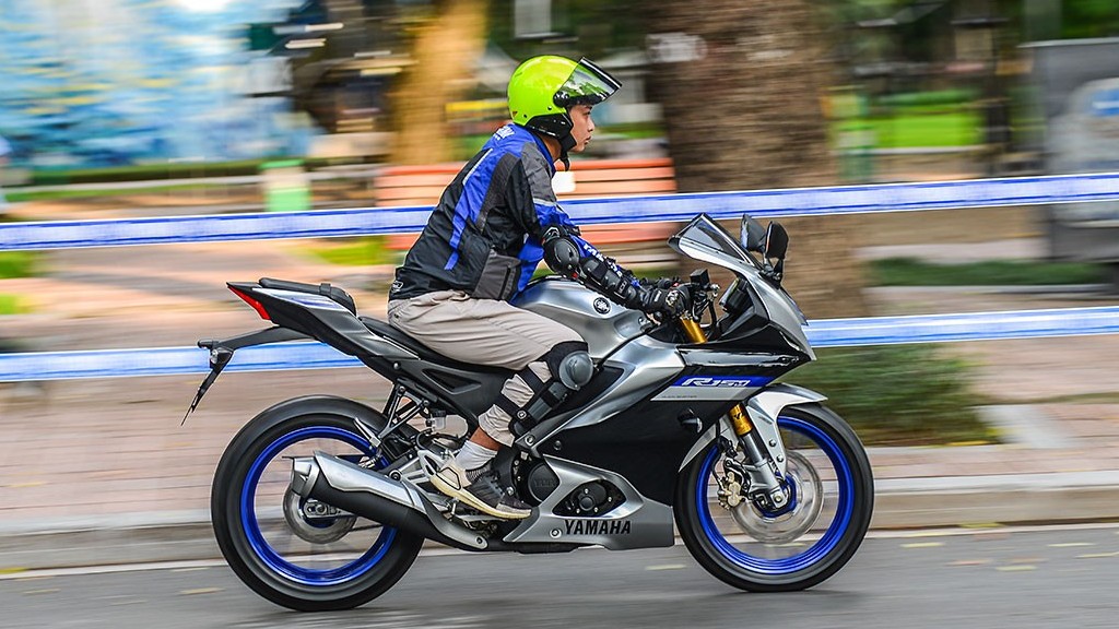 Đánh giá nhanh Yamaha R15 mới ra mắt