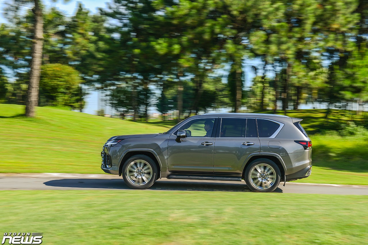 Hình chi tiết Lexus LX600 VIP giá 9,2 tỷ tại Việt Nam Hình chi tiết Lexus LX600 VIP giá 9,2 tỷ tại Việt Nam