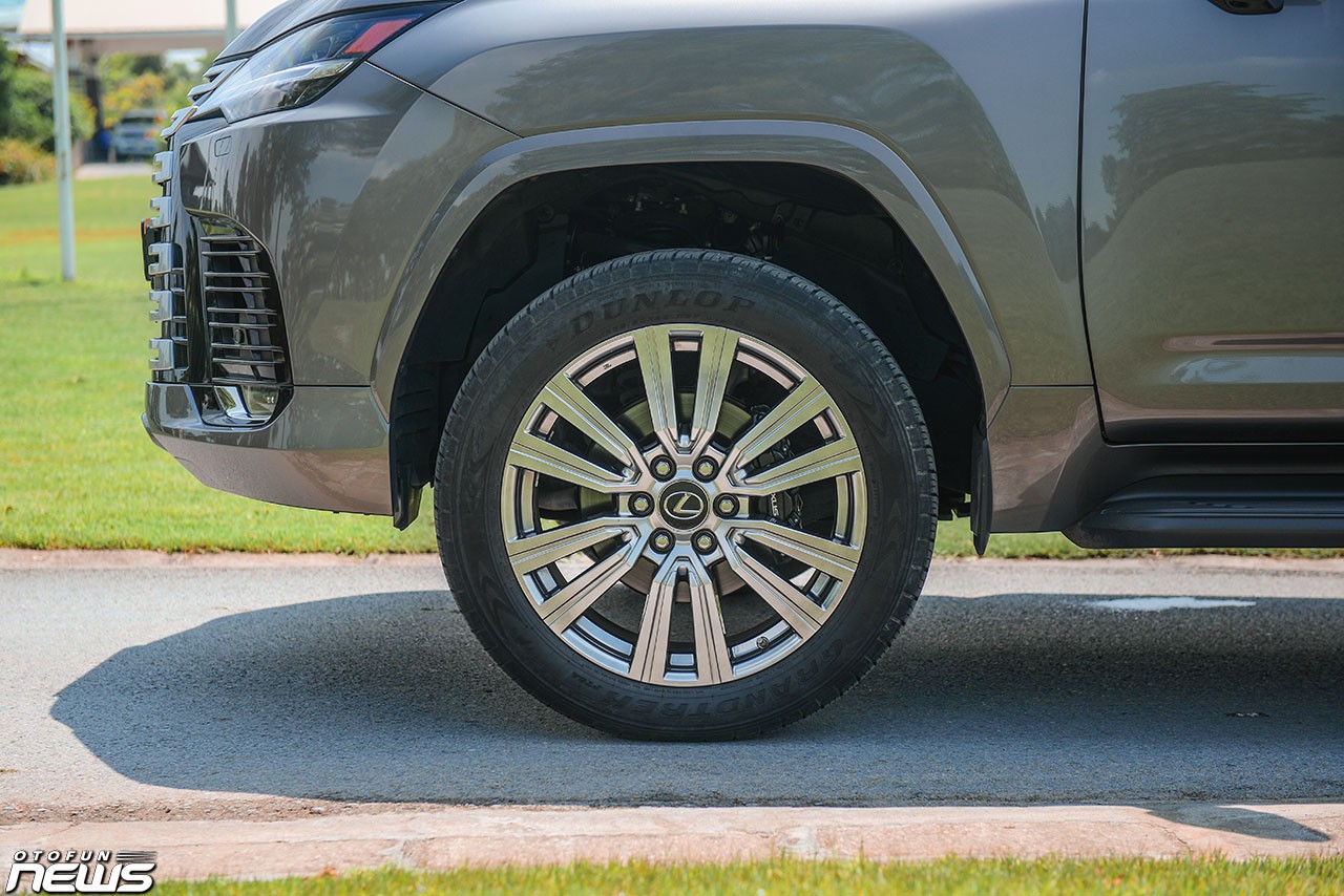 Hình chi tiết Lexus LX600 VIP giá 9,2 tỷ tại Việt Nam Hình chi tiết Lexus LX600 VIP giá 9,2 tỷ tại Việt Nam