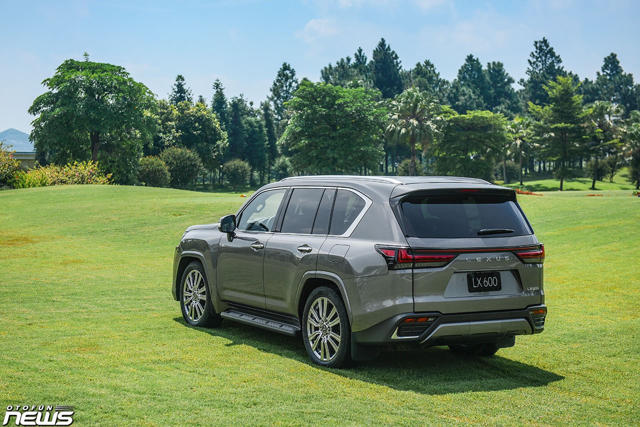 Hình chi tiết Lexus LX600 VIP giá 9,2 tỷ tại Việt Nam Hình chi tiết Lexus LX600 VIP giá 9,2 tỷ tại Việt Nam