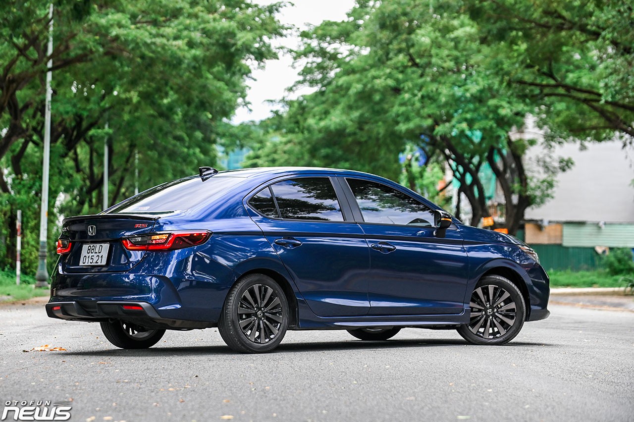 Đánh giá Honda City 2023: Sedan hạng B cho người thích lái