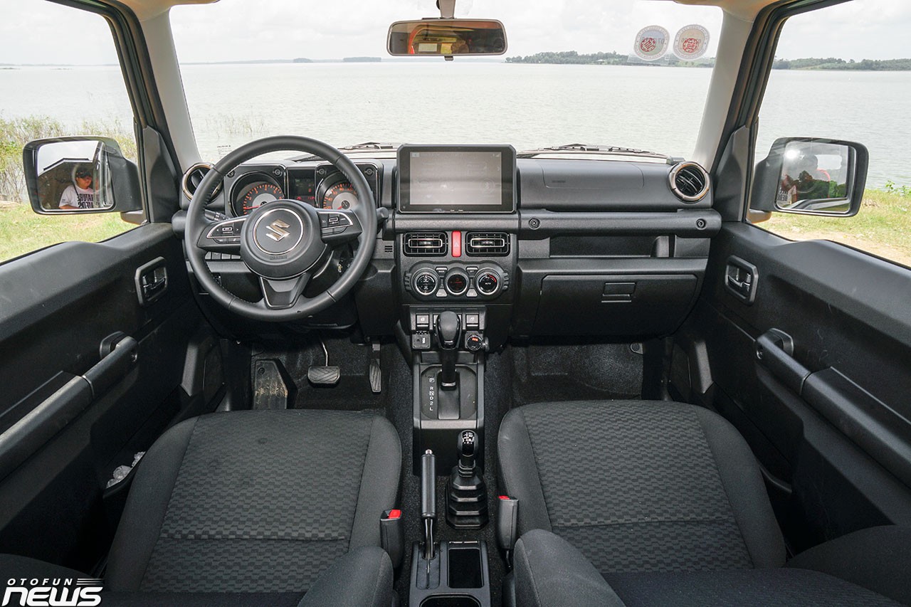 Suzuki Jimny mẫu xe dành cho 'dân chơi' Suzuki Jimny mẫu xe dành cho 'dân chơi'