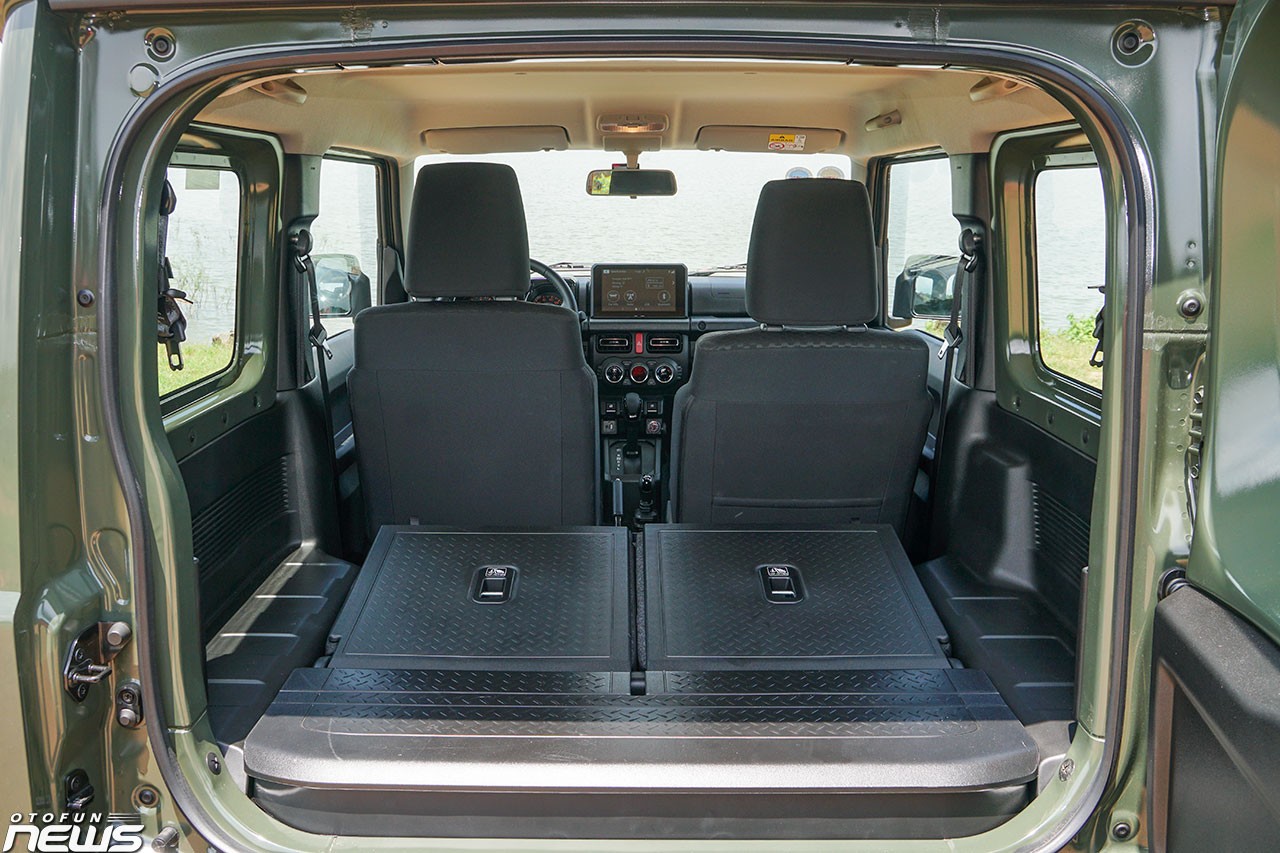 Suzuki Jimny mẫu xe dành cho 'dân chơi' Suzuki Jimny mẫu xe dành cho 'dân chơi'