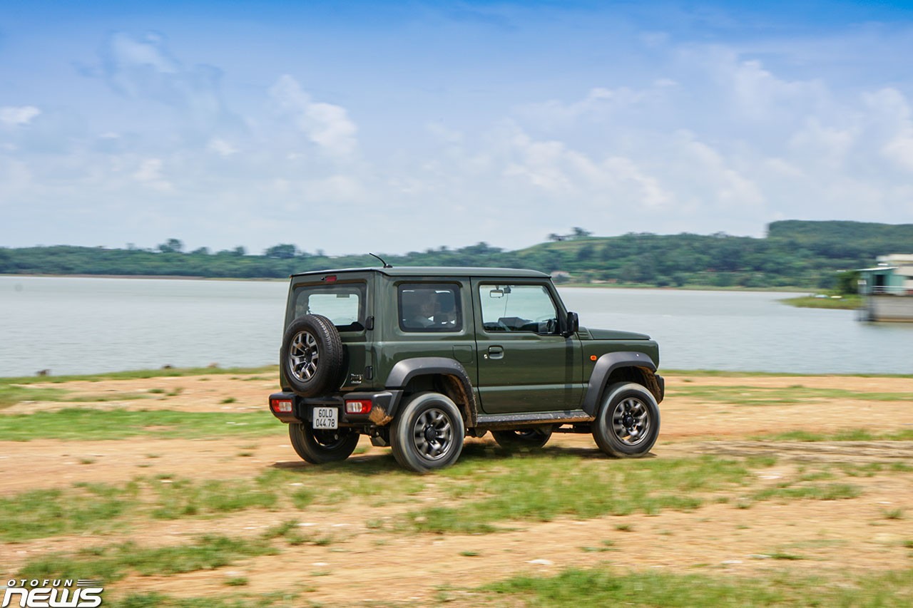 Suzuki Jimny mẫu xe dành cho 'dân chơi' Suzuki Jimny mẫu xe dành cho 'dân chơi'