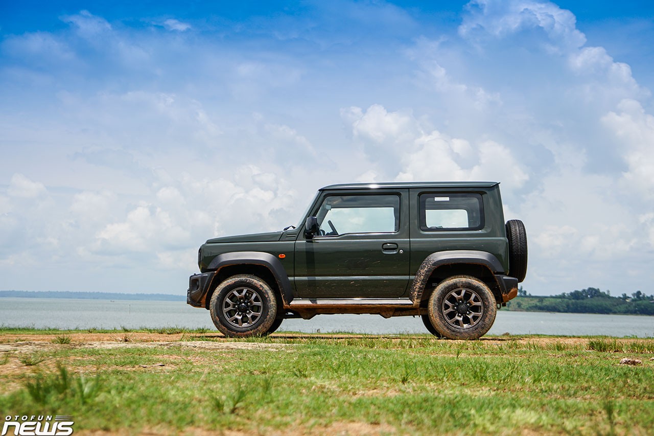 Suzuki Jimny mẫu xe dành cho 'dân chơi' Suzuki Jimny mẫu xe dành cho 'dân chơi'