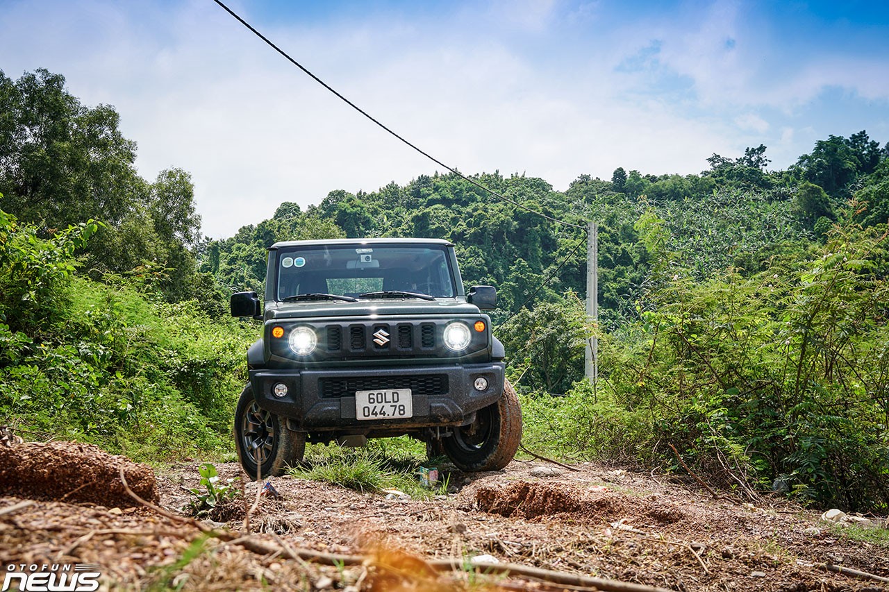Suzuki Jimny mẫu xe dành cho 'dân chơi' Suzuki Jimny mẫu xe dành cho 'dân chơi'