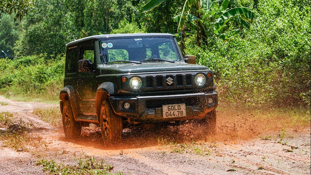 Suzuki Jimny - xe dành cho 'dân chơi' đam mê off-road
