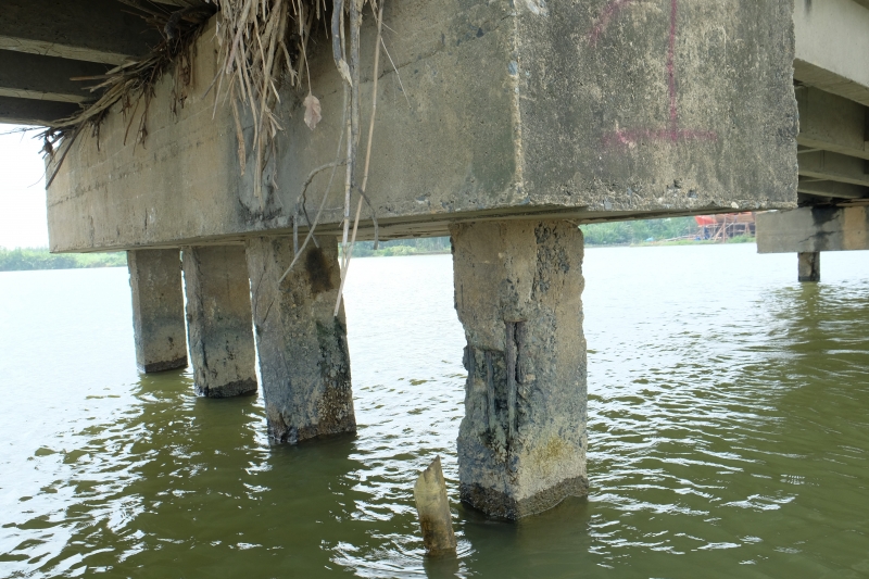 Quảng Nam: Trụ cầu sụt lún cả mét, dân rùng mình lưu thông quang nam tru cau sut lun ca met dan rung minh luu thong