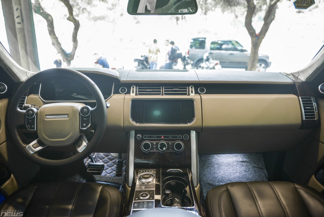 Range Rover Vogue: SUV hạng sang tốn chỉ 7L dầu cho 100km! range rover vogue suv hang sang ton chi 7l dau cho 100km