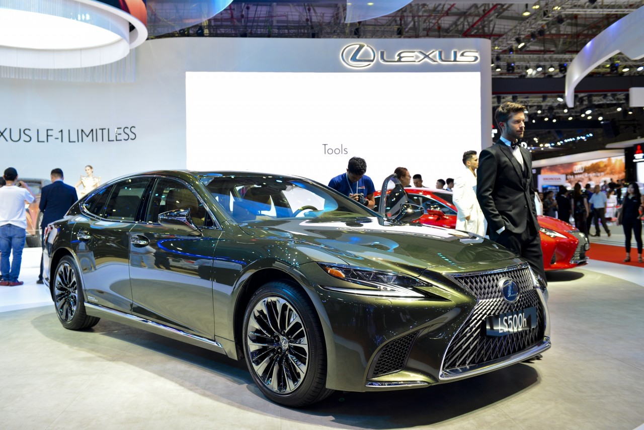 lexus gioi thieu rx va gx phien ban nang cap tai vms 2019