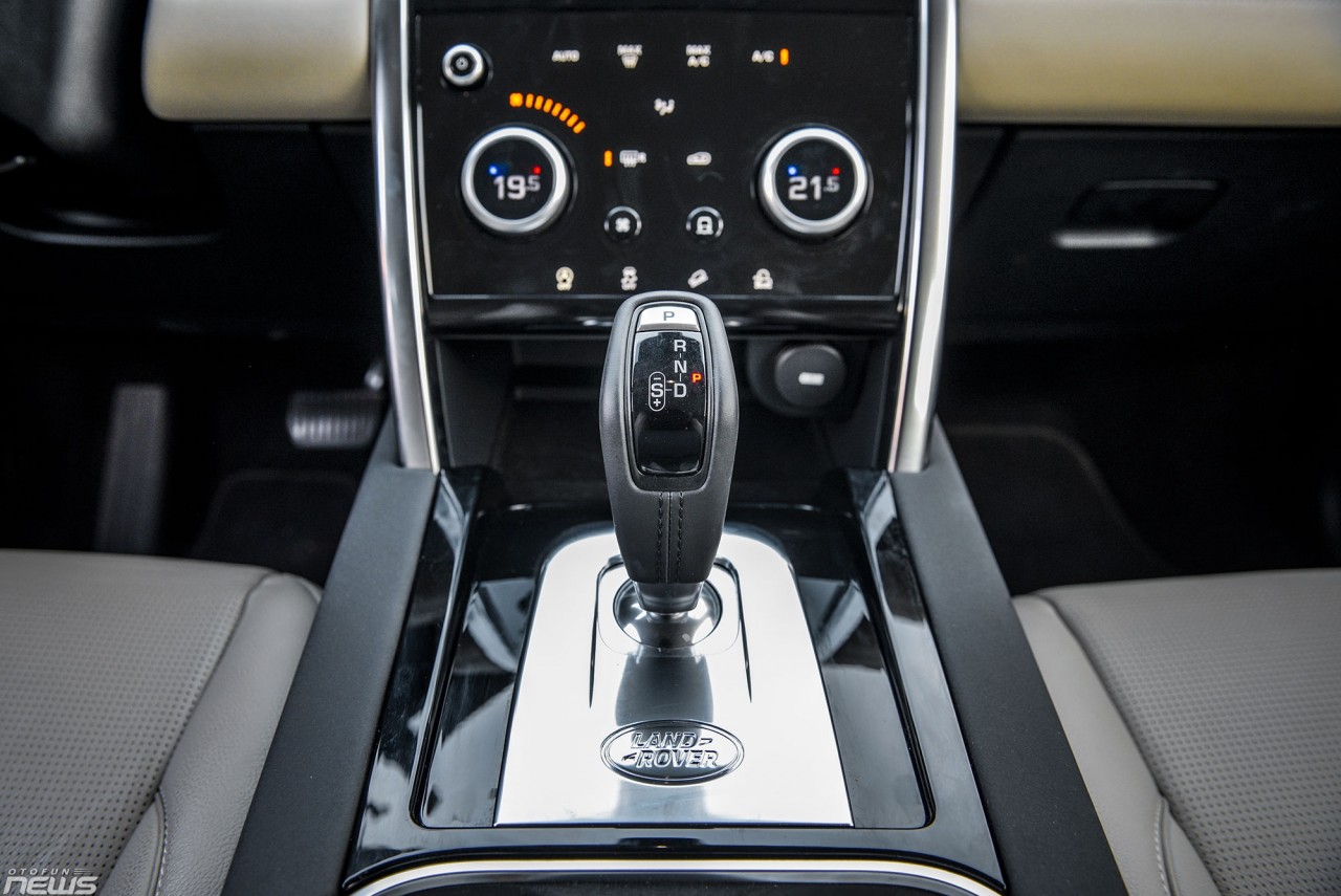 Land Rover Discovery Sport - 5+2 chỗ ngồi và hơn thế nữa land rover discovery sport 52 cho ngoi va hon the nua