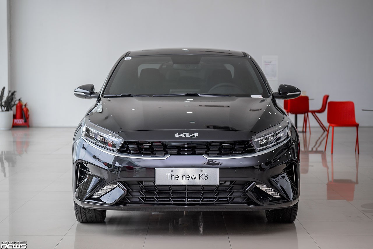Kia K3 thu gọn phiên bản tại Việt Nam, dừng bản số sàn và động cơ 2.0L Kia K3 thu gọn phiên bản tại Việt Nam, dừng bản số sàn và động cơ 2.0L