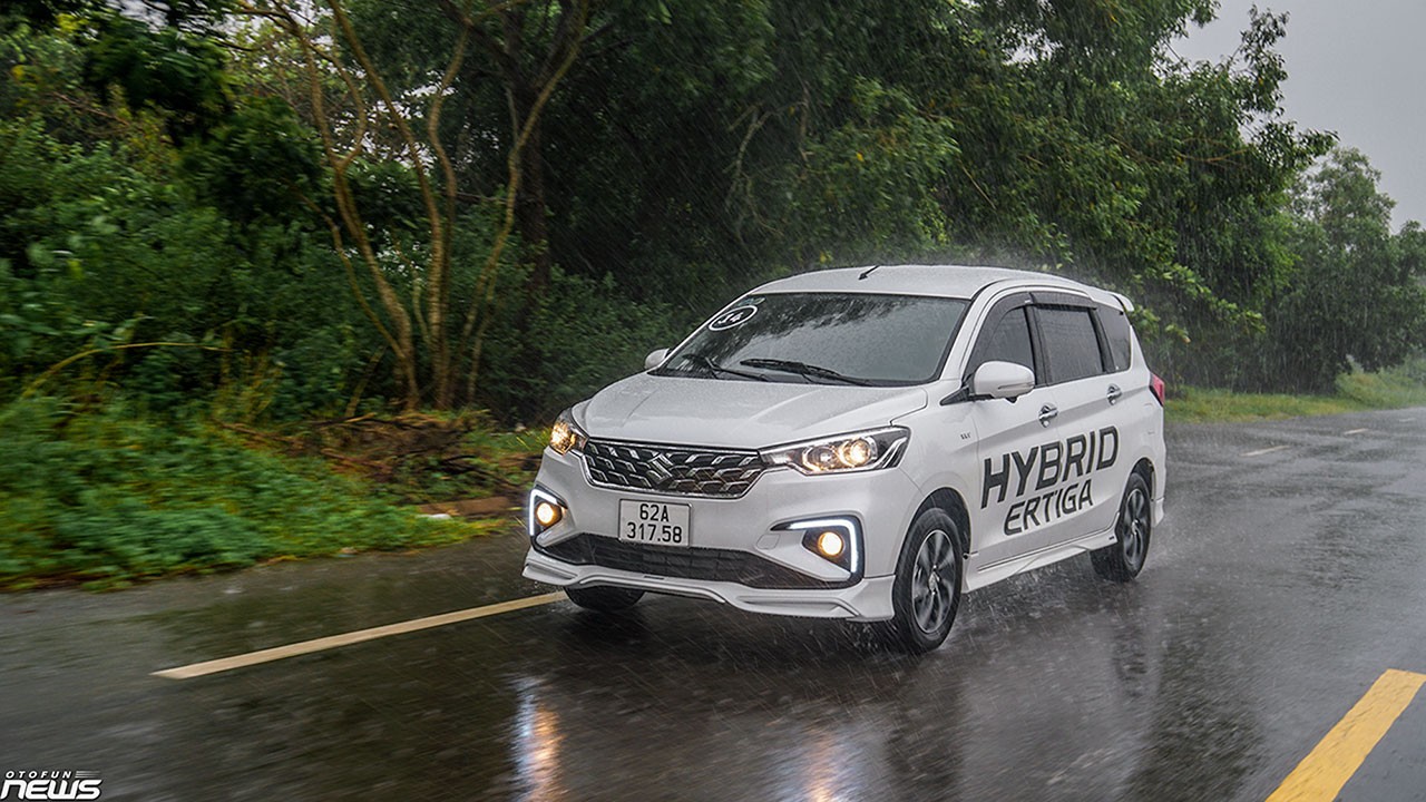 Suzuki Ertiga hybrid giảm giá 44 triệu đồng tại đại lý Suzuki Ertiga hybrid giảm giá 44 triệu đồng tại đại lý