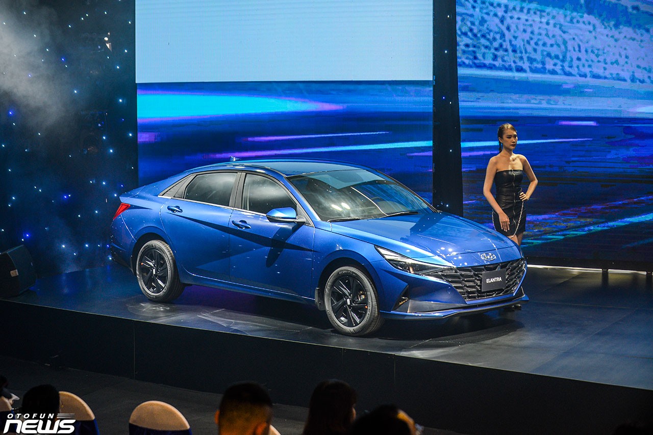 Hyundai Elantra 2023 ra mắt: 4 phiên bản, giá bán 599-799 triệu đồng
