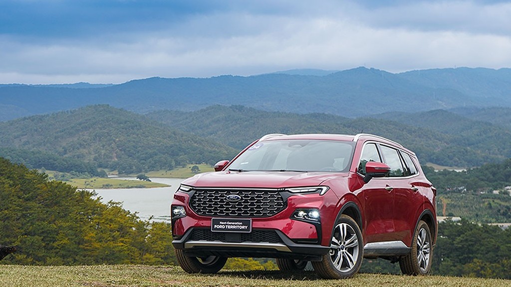 Doanh số tháng đầu mở bán của Ford Territory gấp rưỡi Kia Sportage