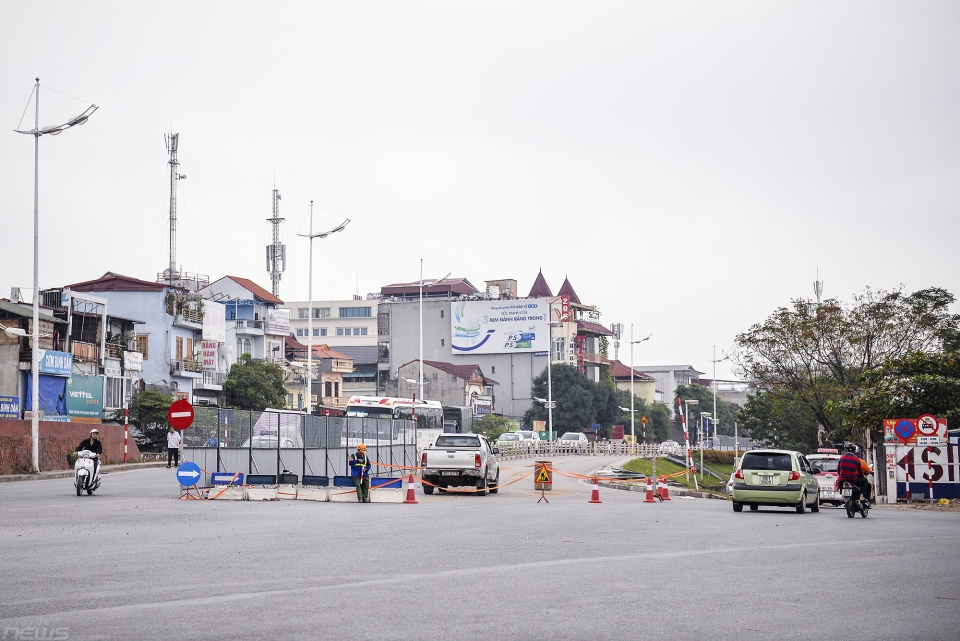 Hà Nội: Đường đê Nghi Tàm có nguy cơ trở thành điểm nóng giao thông mới ha noi duong de nghi tam co nguy co tro thanh diem nong giao thong moi