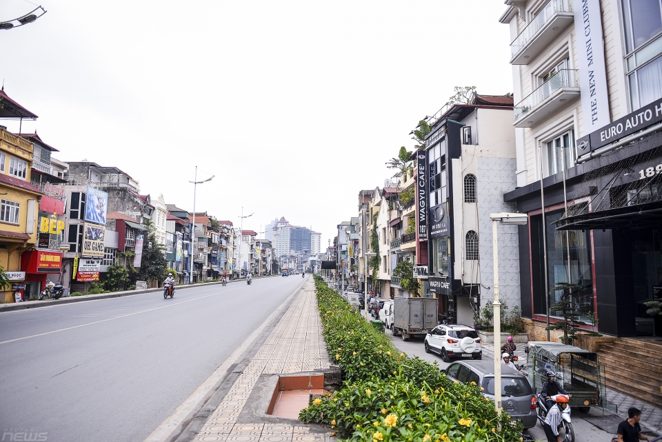 Hà Nội: Đường đê Nghi Tàm có nguy cơ trở thành điểm nóng giao thông mới ha noi duong de nghi tam co nguy co tro thanh diem nong giao thong moi