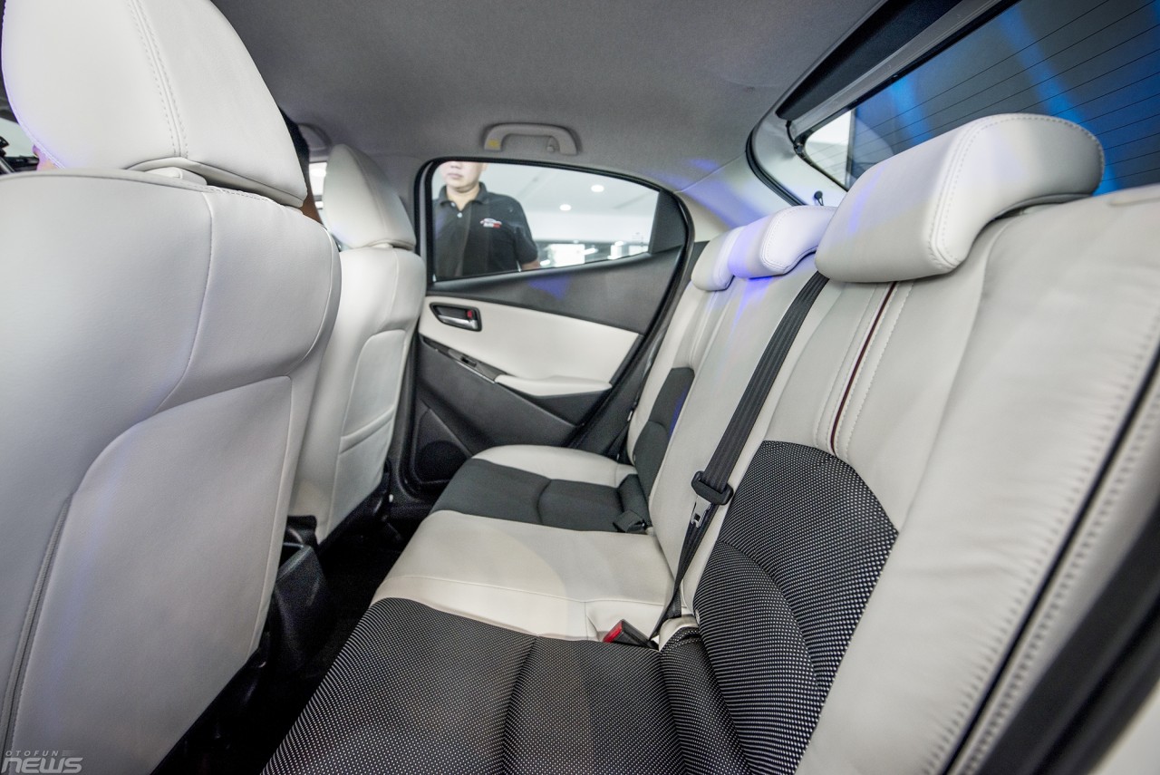 Cận cảnh Mazda 2 phiên bản sedan và hatchback vừa ra mắt Việt Nam can canh mazda 2 phien ban sedan va hatchback vua ra mat thi truong viet nam