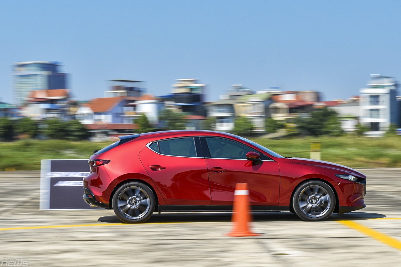 Mazda3 2020 nhận giải thưởng “XE CỦA NĂM 2019” mazda3 2020 nhan giai thuong xe cua nam 2019