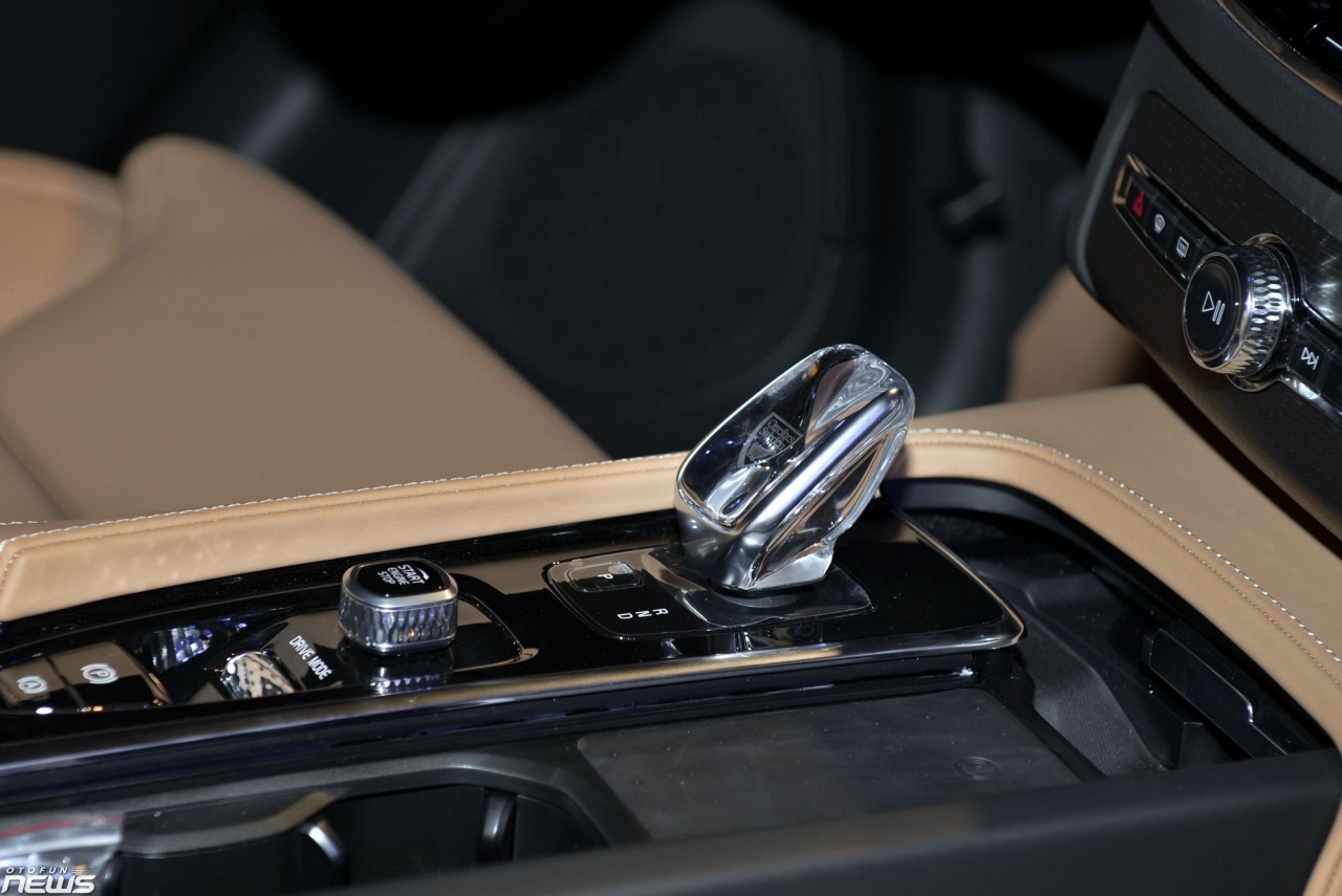 Xe sang Volvo S60 và XC90 T8 Recharge ra mắt khách hàng phía Bắc