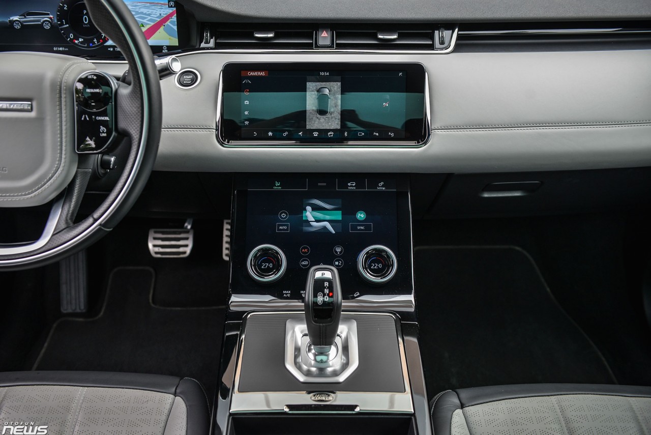Cận cảnh Range Rover Evoque R-Dynamic SE giá 4,35 tỷ đồng tại Việt Nam Cận cảnh Range Rover Evoque R-Dynamic SE giá 4,35 tỷ đồng tại Việt Nam