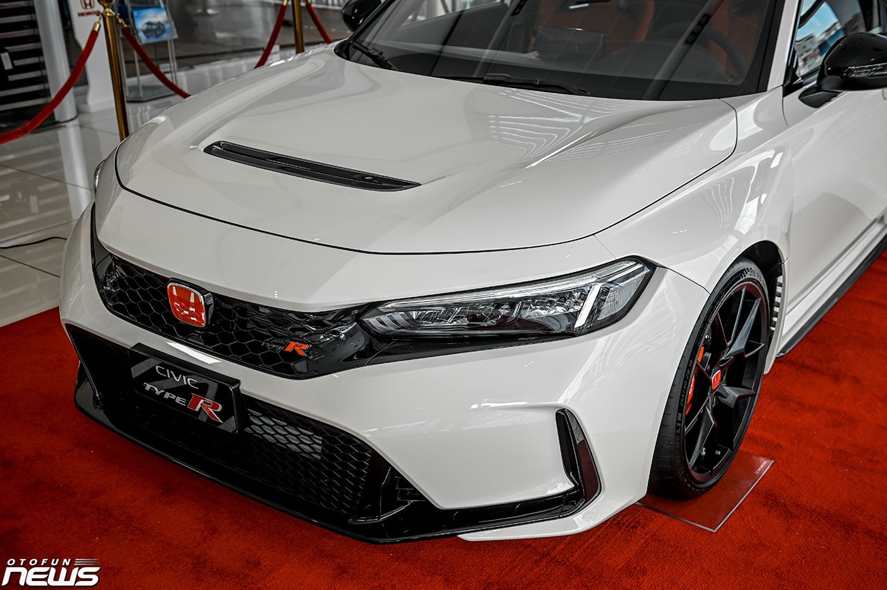 Hình chi tiết Honda Civic Type R mạnh 315 mã lực tại Hà Nội Hình chi tiết Honda Civic Type R mạnh 315 mã lực tại Hà Nội