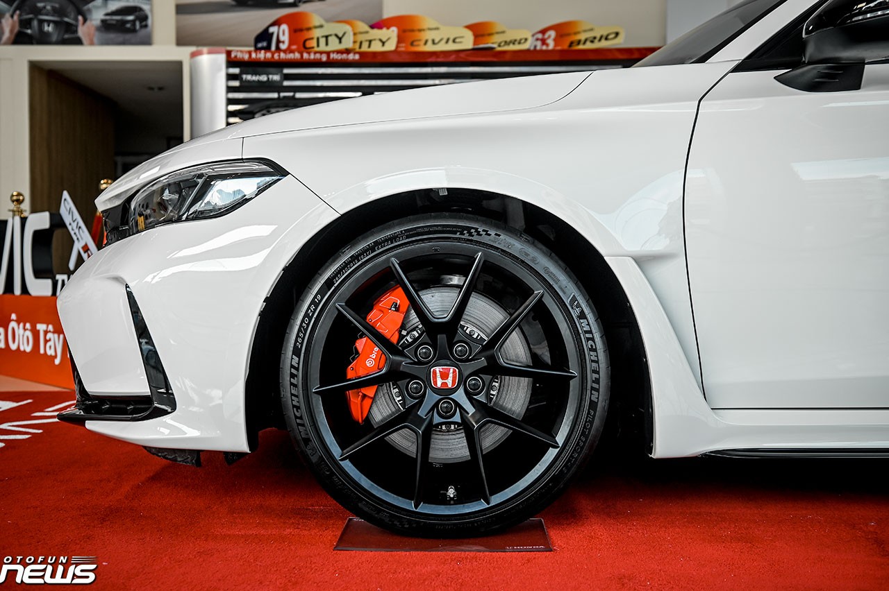 Hình chi tiết Honda Civic Type R mạnh 315 mã lực tại Hà Nội Hình chi tiết Honda Civic Type R mạnh 315 mã lực tại Hà Nội