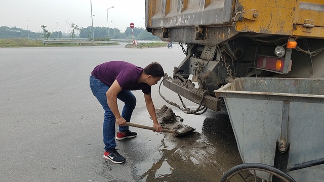 ha noi truy quet xe qua kho qua tai tren duong gom dai lo thang long