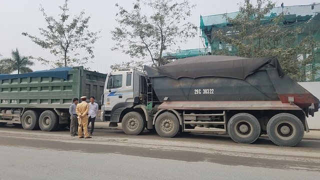 ha noi truy quet xe qua kho qua tai tren duong gom dai lo thang long