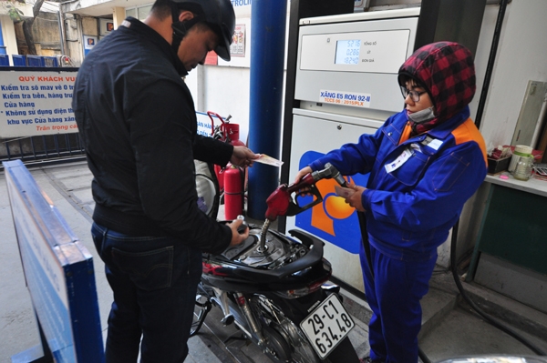 Bộ Công thương: Ethanol trong xăng E5 sẽ có ảnh hưởng đến một số xe cũ bo cong thuong ethanol trong xang e5 se co anh huong den mot so xe cu