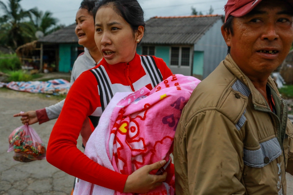 hon 350000 nguoi dan bac lieu chay bao tembin