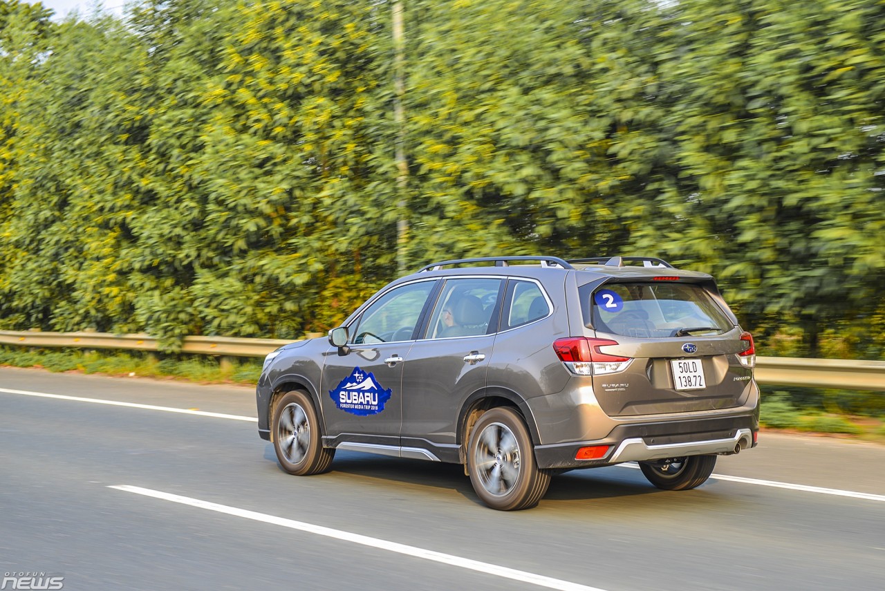 chon su khac biet voi suv 1 ty dong subaru forester 2019 tot go hon tot nuoc son
