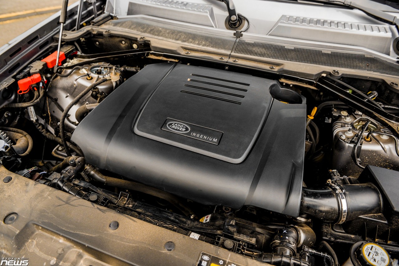 Land Rover Defender - Biểu tượng của sức mạnh Land Rover Defender - Biểu tượng của sức mạnh