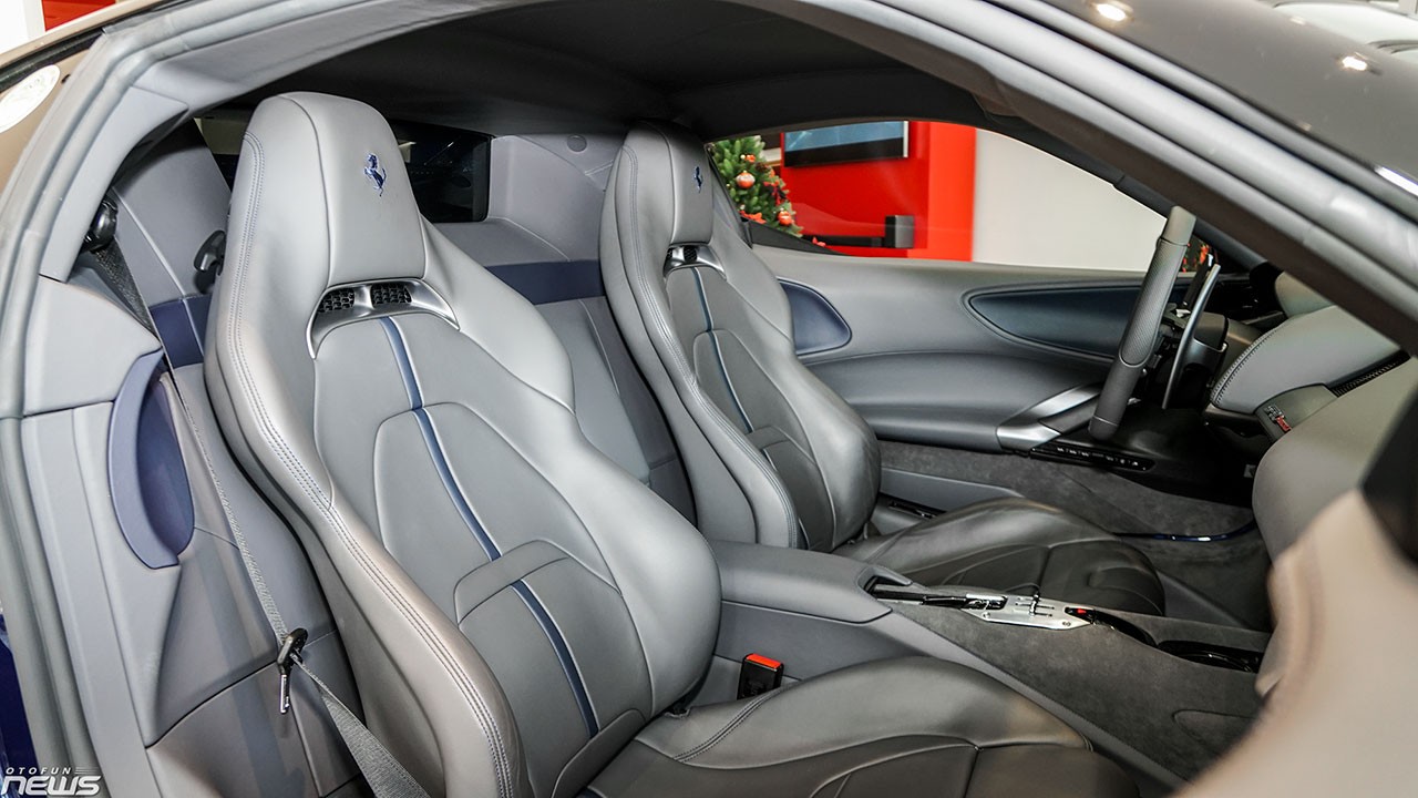 Chi tiết Ferrari SF90 Stradale màu xanh dương giá 37 tỷ đồng tại Việt Nam Chi tiết Ferrari SF90 Stradale màu xanh dương giá 37 tỷ đồng tại Việt Nam