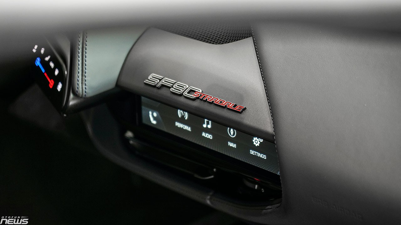 Chi tiết Ferrari SF90 Stradale màu xanh dương giá 37 tỷ đồng tại Việt Nam Chi tiết Ferrari SF90 Stradale màu xanh dương giá 37 tỷ đồng tại Việt Nam