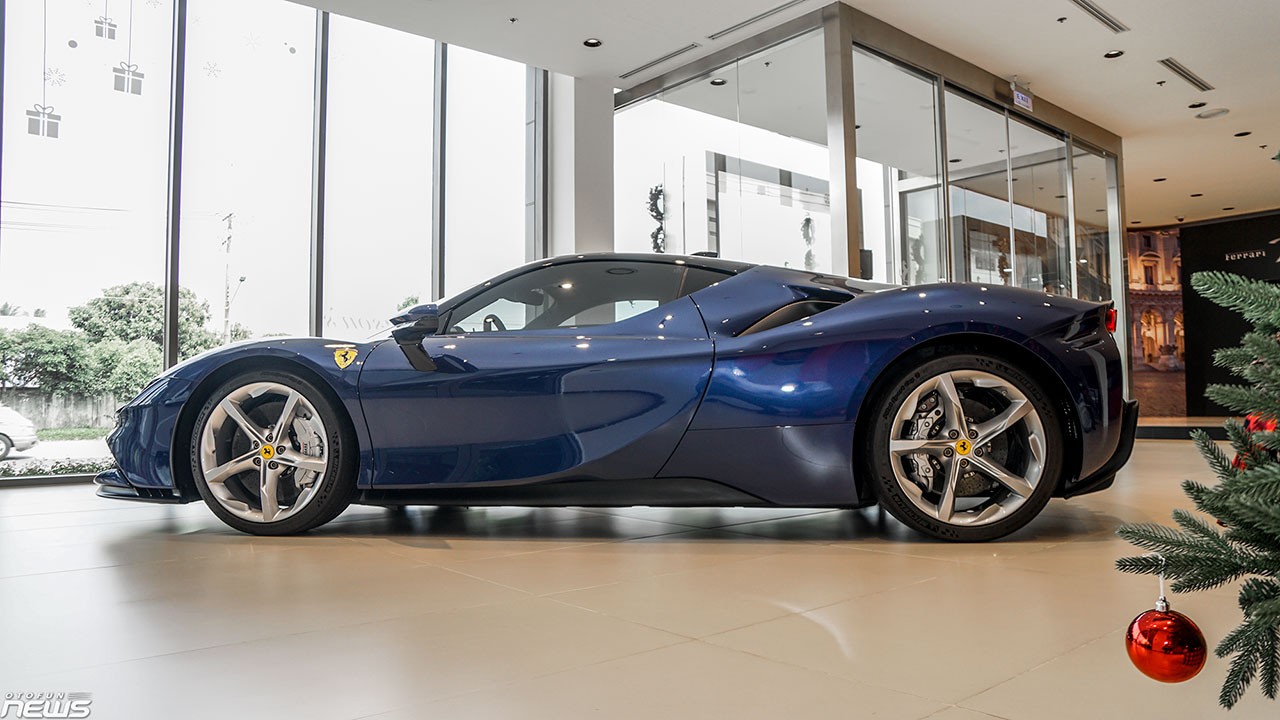 Chi tiết Ferrari SF90 Stradale màu xanh dương giá 37 tỷ đồng tại Việt Nam Chi tiết Ferrari SF90 Stradale màu xanh dương giá 37 tỷ đồng tại Việt Nam
