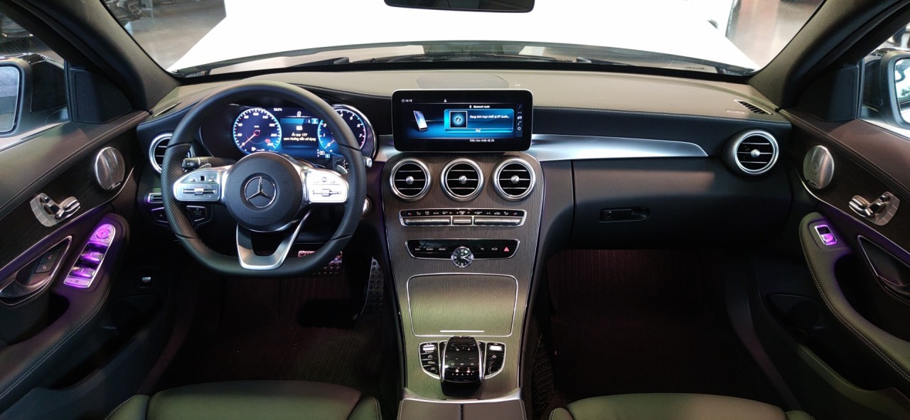 Đối thủ của Lexus IS 300 2021 tại thị trường Việt Nam là ai?