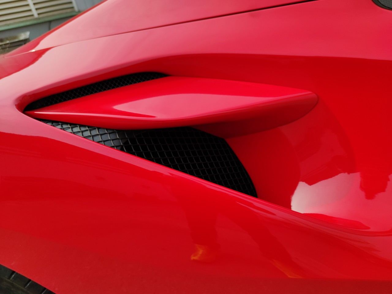 Siêu phẩm Ferrari F8 Tributo Spider thứ hai cập bến Việt Nam Siêu phẩm Ferrari F8 Tributo Spider thứ hai cập bến Việt Nam