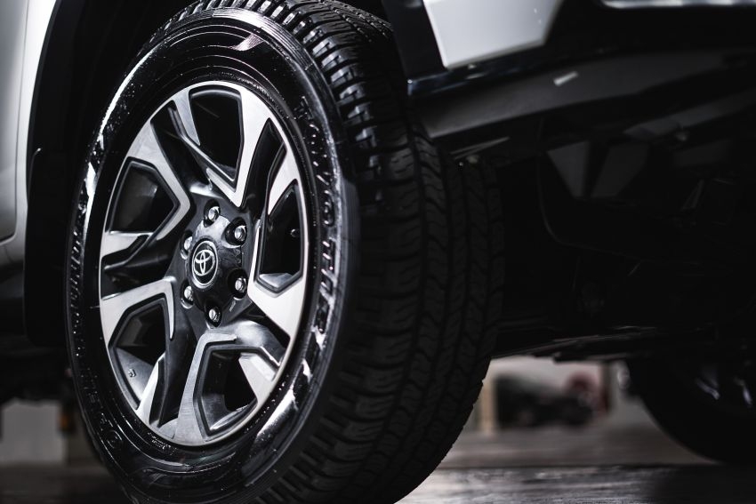 Toyota Fortuner 2021 và Toyota Innova 2021 ra mắt trực tuyến tại Malaysia