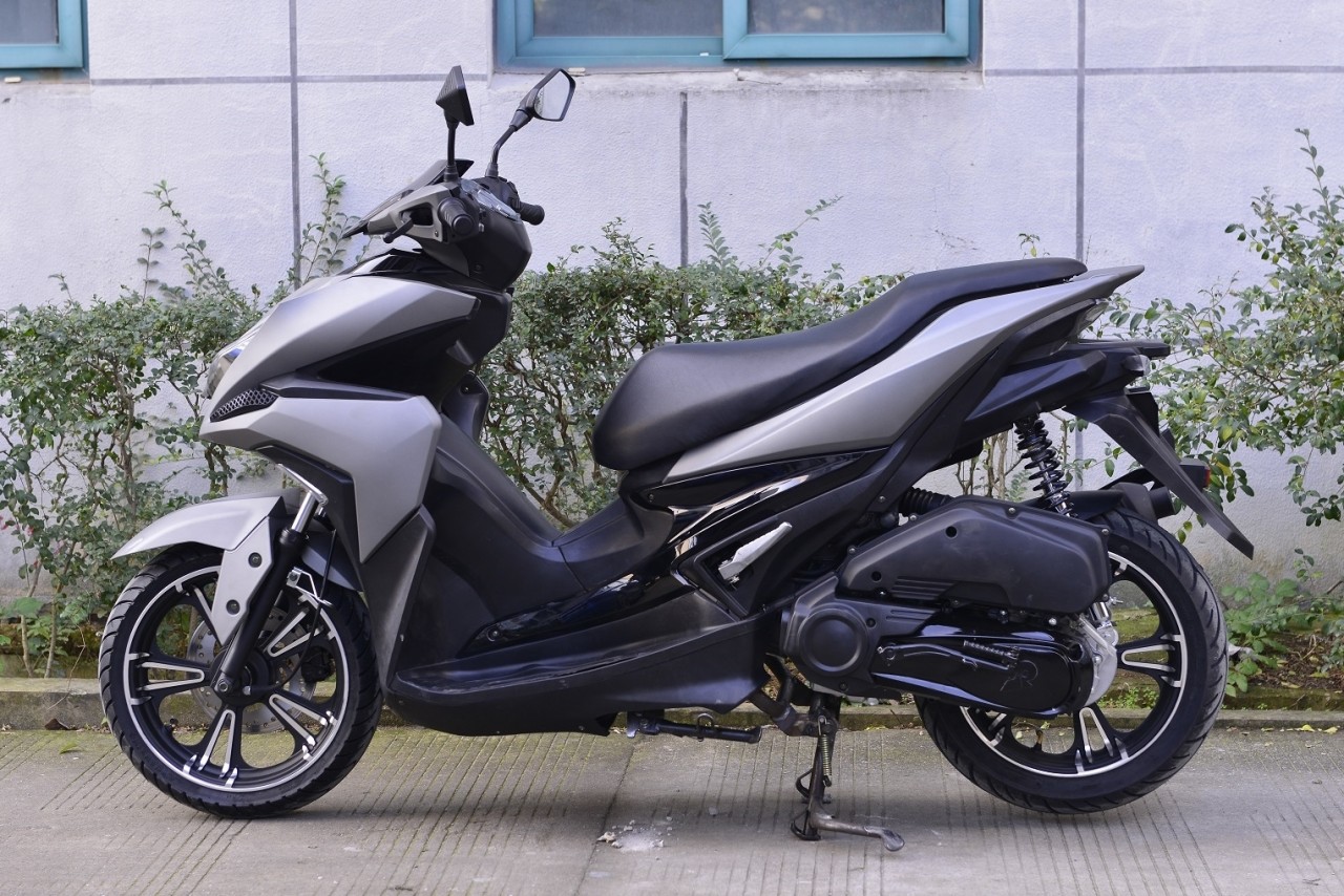 Xe máy Trung Quốc sắp ra mắt giống Yamaha NVX đến 99%