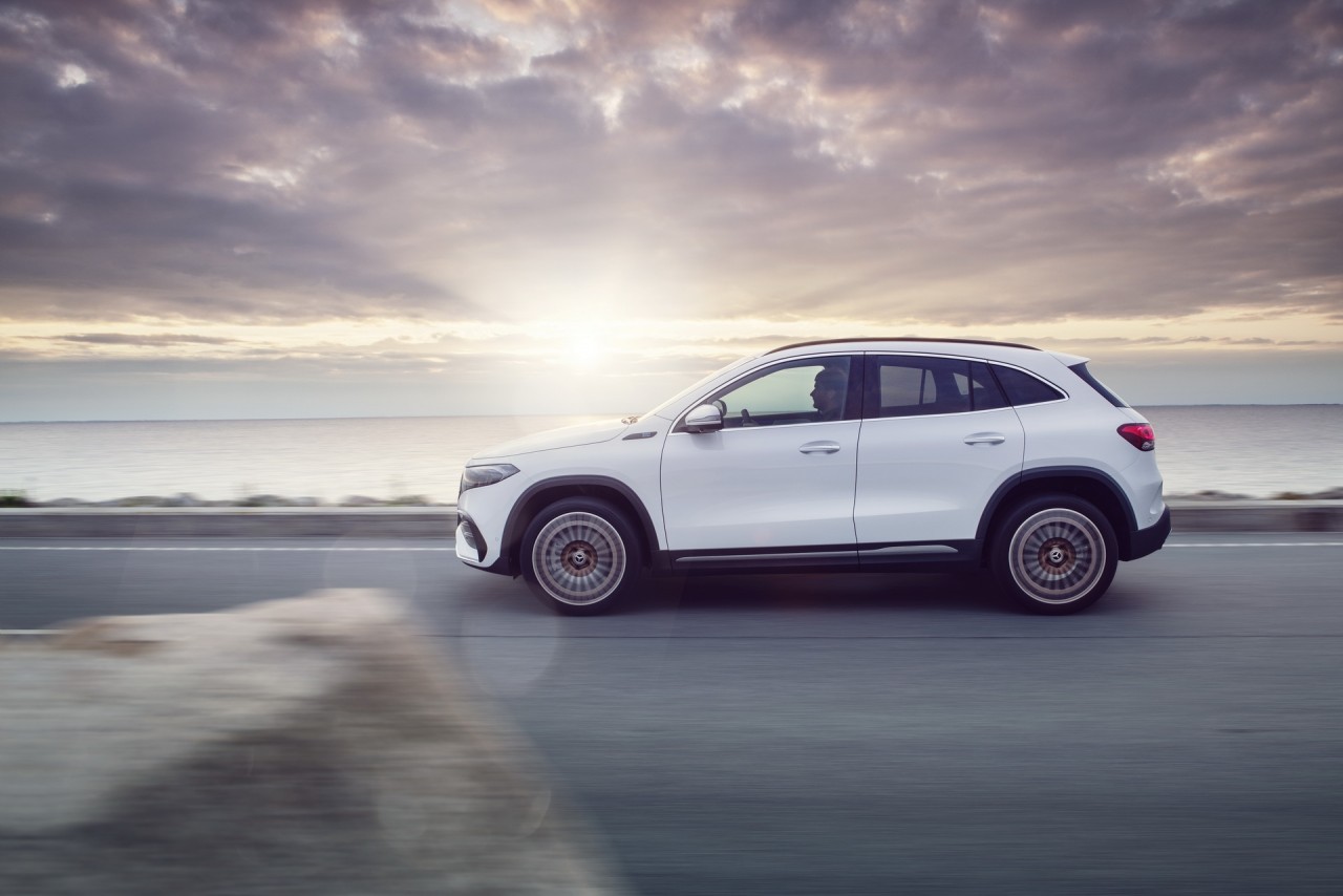 Mercedes-Benz EQA ra mắt tại Châu Âu với giá bán từ 1,2 tỷ đồng