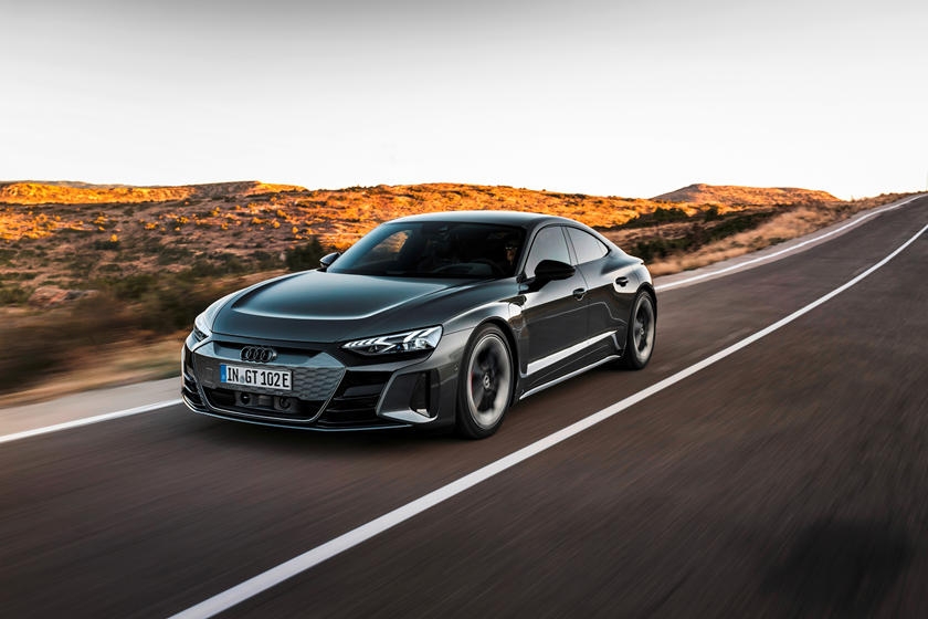 Audi e-tron GT sẽ chính thức tuyên chiến với Porsche Taycan Audi e-tron GT sẽ chính thức tuyên chiến với Porsche Taycan